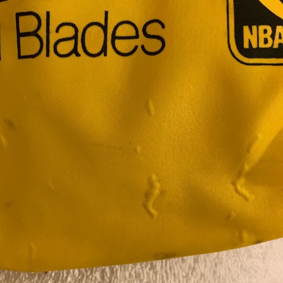 VINTAGE 90S HOUSTON ROCKETS TRAVEL SOUVENIR BAG DOPP YELLOW RED NBA TEXAS - Picture 3 of 7